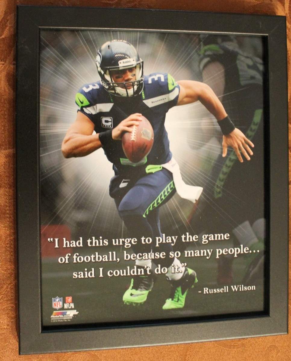 ラッセル・ウイルソン直筆サイン入り超大型写真…Russell Wilson… ラッセル・ウイルソン直筆サイン入り超大型写真…Russell Wilson…