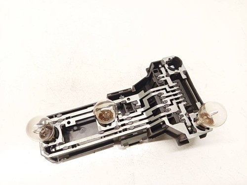 3b9945257 Lampenträger Rücklicht Rückleuchte innen Heckklappe  DE2707665-10