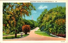 Monument Avenue Old Bennington VT 1935 Curt Teich Linen Postcard Autumn