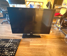 LG 42CS560 42" LCD TV 1080p Black HDMI USB Component Composite Inputs