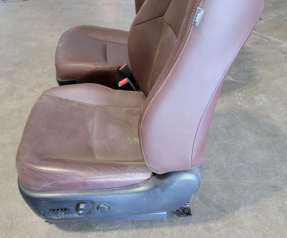 2016 Toyota 4 Runner Drivers LH Passenger RH Side Front Seats OEM - Image 3 of 4