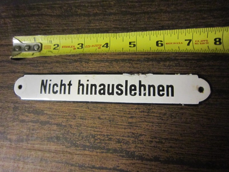 Vintage German Porcelain Sign 7 & 1/2"x1" Nicht hinauslehnen Railroad  Plaque