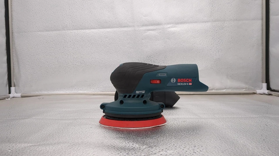 Bosch Gex12v-5n 12 В макс. бесщеточная 5-дюймовая орбитальная шлифовальная машина случайным образом - эргономичная ручка для ладони - Изображение 4 из 4