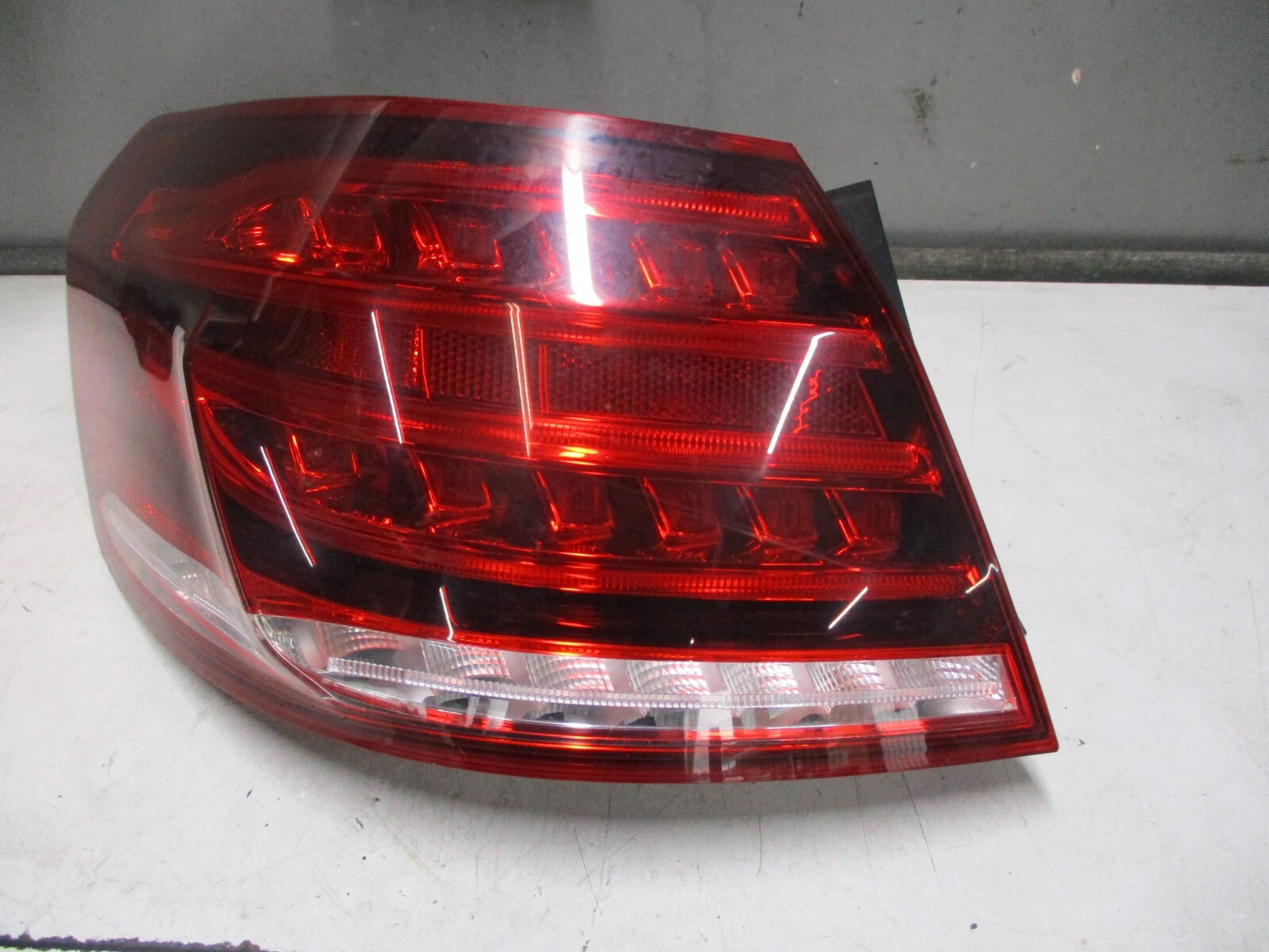 Mercedes E220 W212 Tail Light A2129060703 NS Left Passenger LED Rear