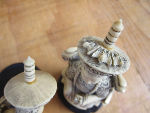 PAIR of Chinese Resin Emperor and Empress Figures, Vintage , Marked . - Picture 16 of 16