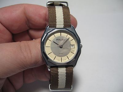 USSR POLJOT 2460 quartz wristwatch with calendar and nice silvery-beige dial !