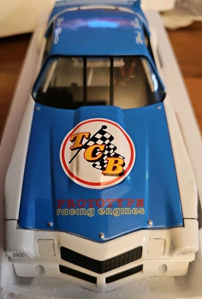 XTREME SERIES 1:24 SCALE STOCK CAR - Mark Martin #2  CAMARO Xtreme  1 of 3372 - Image 4 of 4