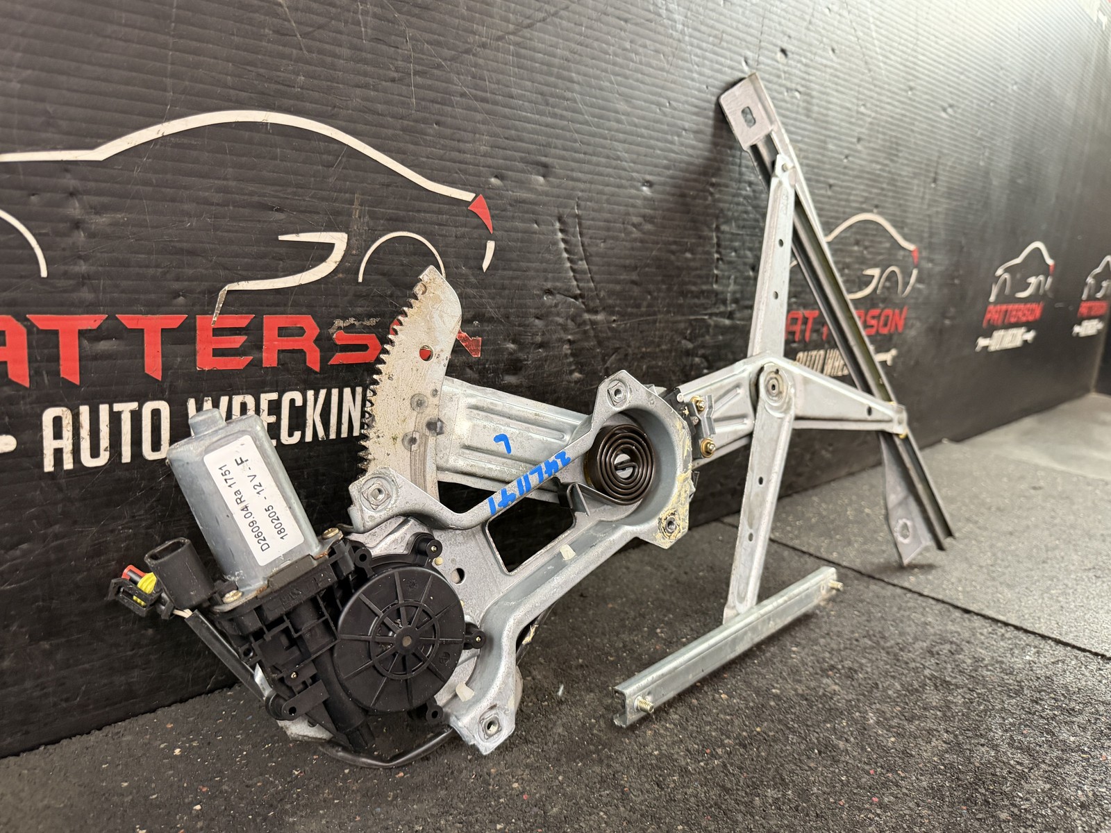 02-06 MASERATI SPYDER FRONT DRIVER LEFT LH DOOR POWER WINDOW REGULATOR W/ MOTOR