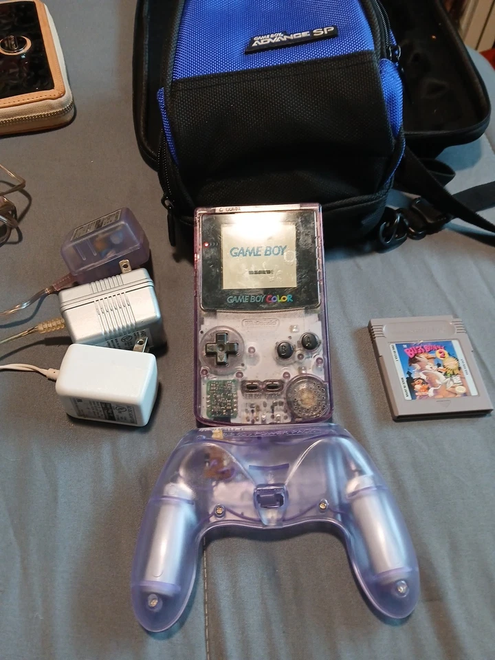 Consola Gameboy Color, Juego Bugs Bunny 2, Power Pack, Bolsa, 3 Cargadores Foto 2 de 4