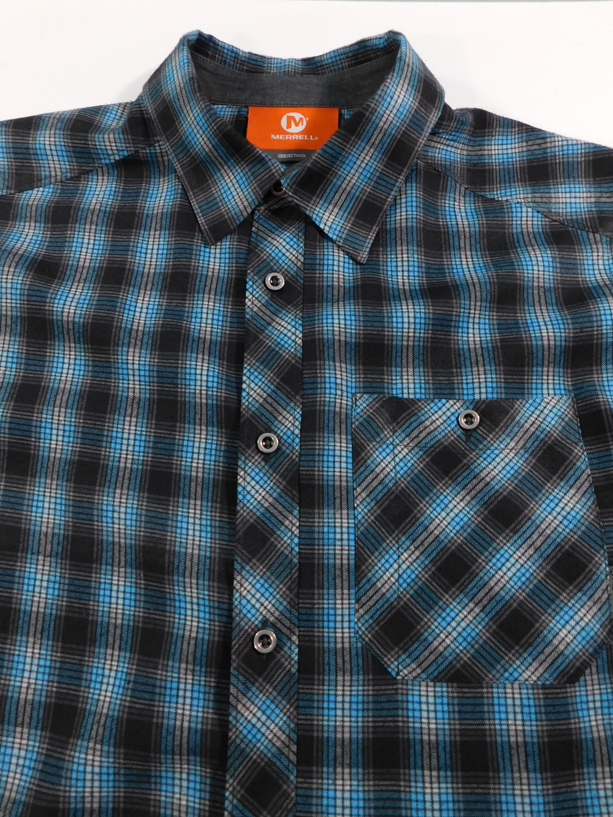 Merrell Selectwick Plaid Flannel Button Down Shir… - image 3