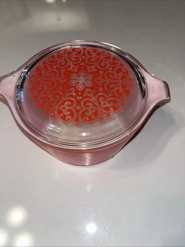 Pyrex Red Celtic Floral 1 QT Round Casserole Dish 470-C  Vintage/Collectible