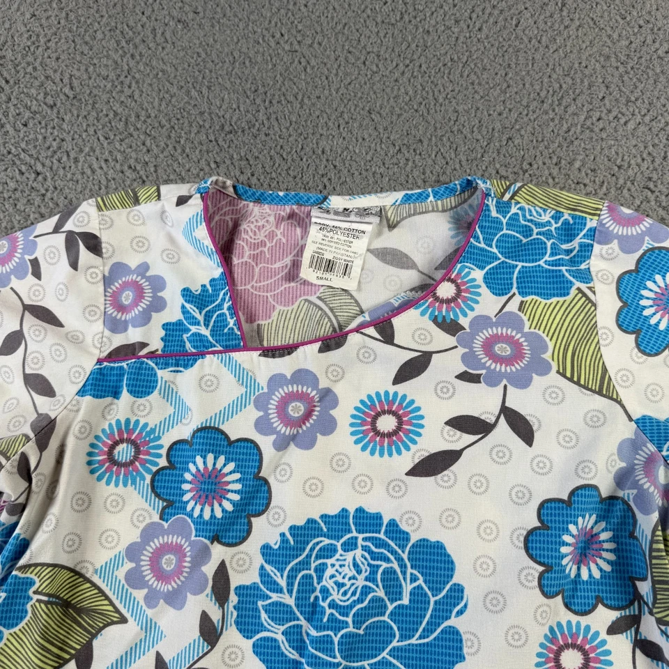 UA Scrubs Womens Short Sleeve V Neck T Shirt Top Floral Size S - Image 4 of 4