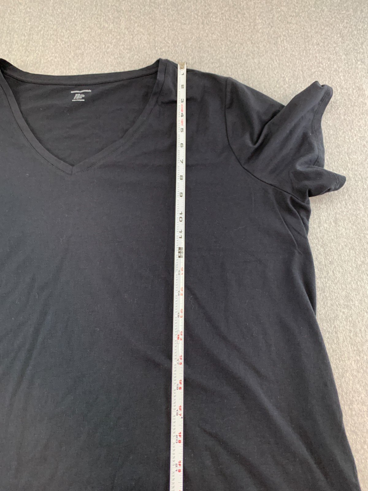 Amazon Essentials Basic Black V-Neck Short Sleeve… - image 12