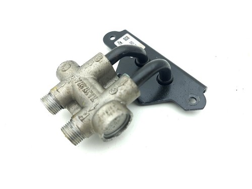 Bentley Flying Spur 2006 Getriebeölkühler Leitung / Schlauch Benzin AMD195767