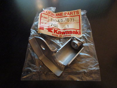 GPZ500 GPZ500S EX500 1987-2009 Kawasaki LH COWLING LOWER 11045-1571 NoS OEM