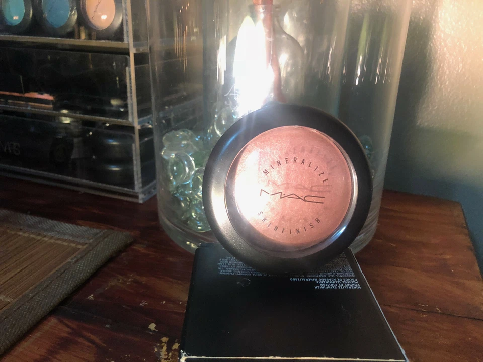 NIB M·A·C Mineralize Skinfinish 0.24 oz / 0.10 oz – New In Box – Limited Edition - Image 3 of 4