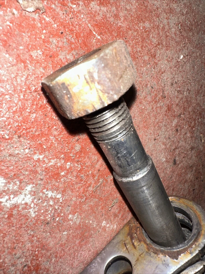 OEM Yamaha YCS1 CS1 Bonanza 1968-70 Rueda Trasera Husillo Cadena Ajustadores Tuerca Foto 4 de 4