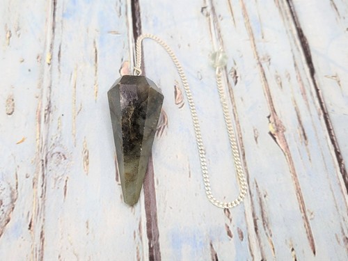 Natural Labradorite Pendulum, 6 Sided Cone with Bead / Multi Faceted Pendulum - Picture 4 of 7