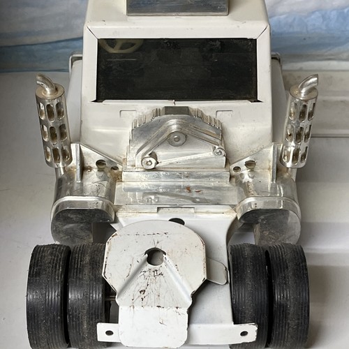 Vintage White Stores Inc Semi Truck Tractor Trailer White Red Logo 22in - Picture 21 of 23