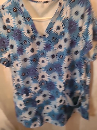 Scrub Top Fashion Medical Nursing Top Light Blue Base Butterfly FlowerUnisex#002 - Picture 3 of 8