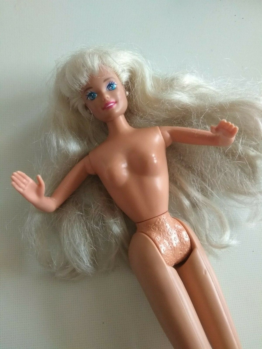 Vintage 1966 Mattel China Barbie Doll w/ pearl Earrings Blue