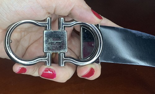 Cintura reversibile da uomo Salvatore Ferragamo taglia 38 nera e talpa - Foto 9 di 14