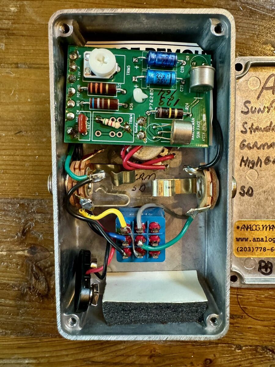Analogman Sunface HG Fuzz Pedal - Germanium High Gain Analogman Sunface HG Fuzz Pedal - Germanium High Gain