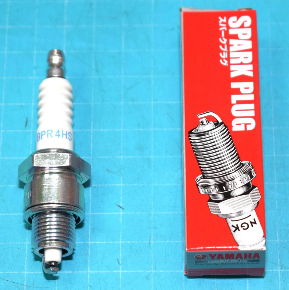 1 bougie NGK BPR4HS d'origine YAMAHA PW 50 de 1997/2024 réf.94701-00258 neuf - Photo 1/1