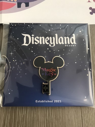 2021 Disneyland Magic Key Box Magnet, Pin, Lanyard, Map, Button Exclusive Disney - Picture 6 of 17