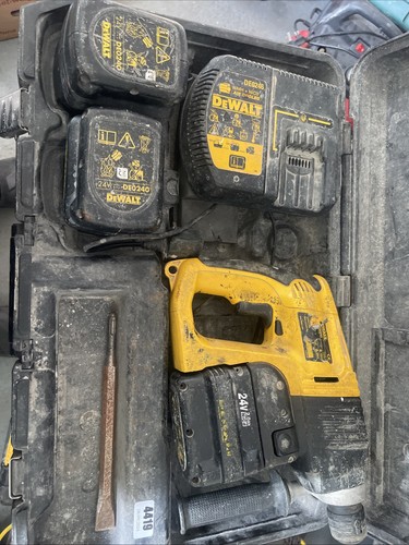 DeWALT CORDLESS 24VOLT HAMMER DRILL BREAKER DW005 SDS + CHARGER CASE x3 BATTERY - Picture 5 of 5