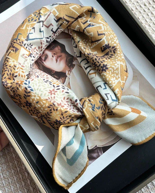 70% Cashmere 30% Silk 65X65cm floral Print Neckerchief Shawl Scarf Bandana Wrap