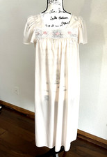 Gorgeous Blush Pink Nylon w/ Pink Rosettes  Lace Cap Sleeve Nightgown. USA