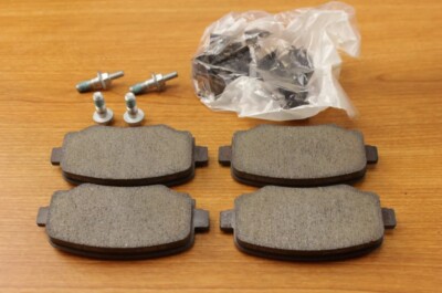 2015-2020 Jeep Cherokee KL Rear Brake Pad Kit Mopar OEM