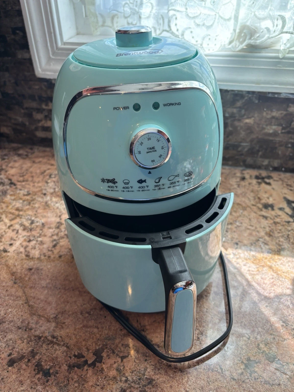 Brentwood AF-202BL Electric 2Qt Air Fryer w/Timer & Temperature Control Blue
Opens in a new window o