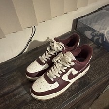 Nike Air Force 1 Mens Low Top Lace-Up Sneaker...