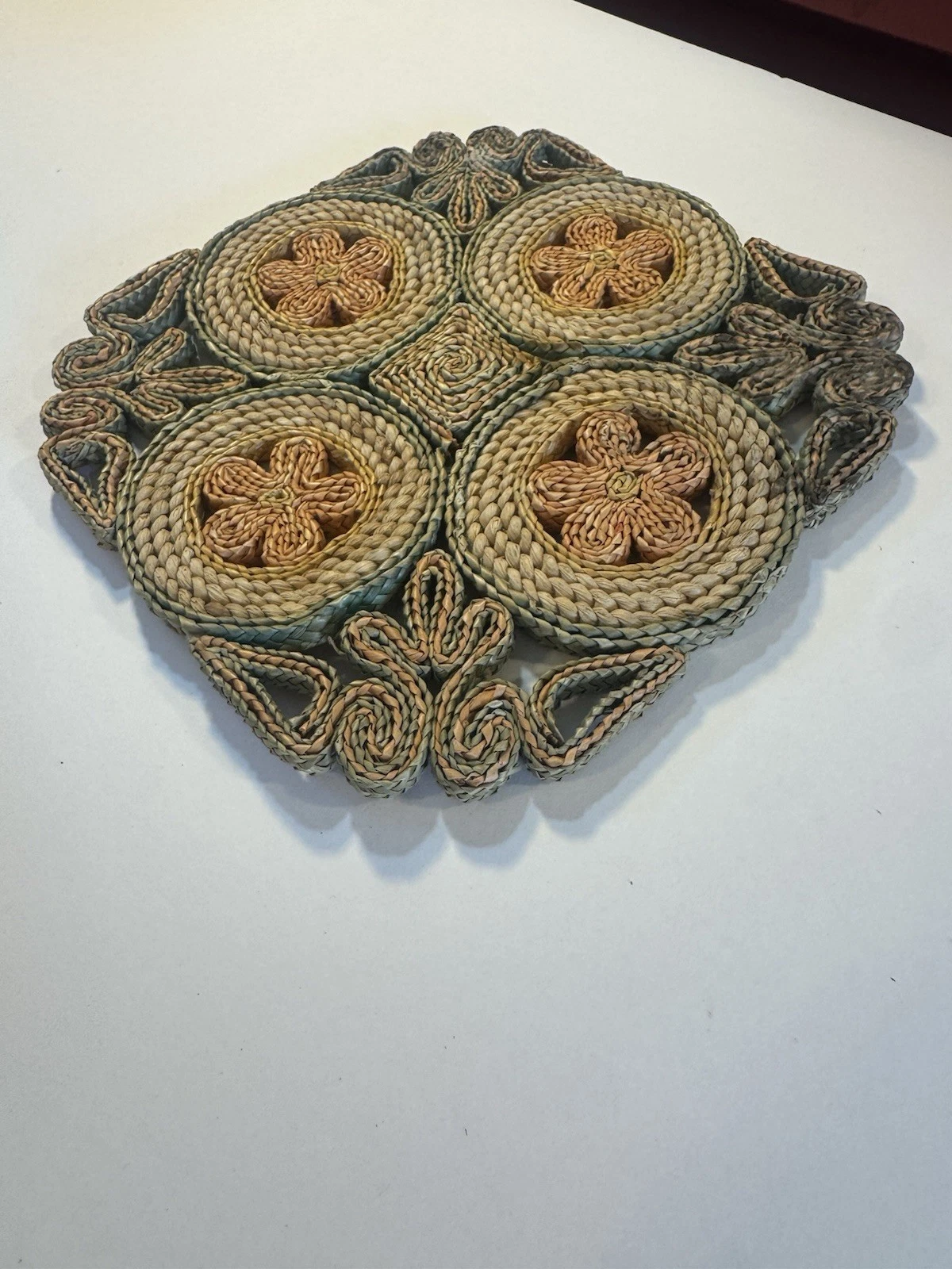 Vintage 1970s Woven Straw Trivet Floral Hot Plate Boho Farmhouse Kitchen Decor image 5