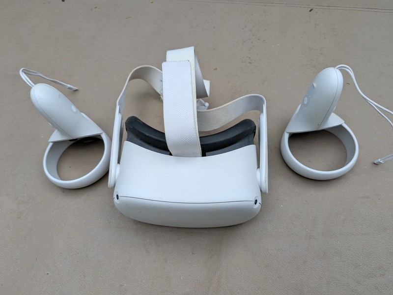 Oculus Meta Quest 2 Virtual Reality Headset 256GB with Box and Controllers