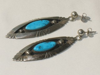 INDIANERSCHMUCK SILBER Ohrringe 2 x ovaler Türkis ausgefallen HANDARBEIT CS