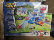 Super Wings Transform-A-Bot World Aircraft Play Set