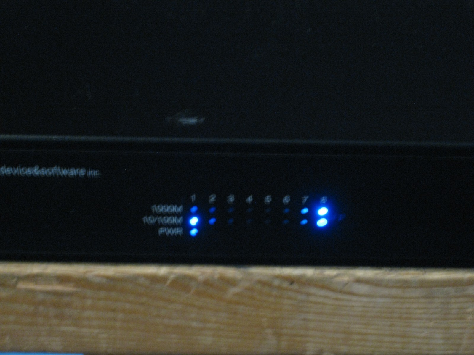 Pakedge Device & Software Inc. SW8GB 8 Port Gigabit Switch