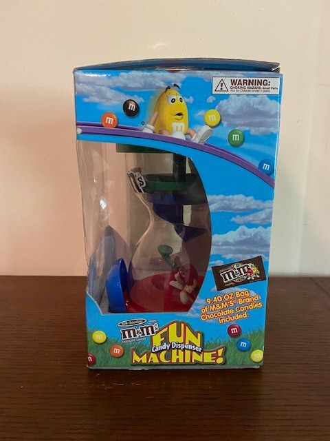 特撮 M&M's Fun Machine Dispenser M&M'S Fun Machine Dispenser | M&M'S® | M&M'S