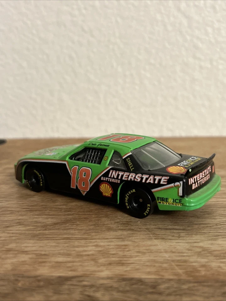 Baterias interestaduais Chevy Lumina vintage 1/43 RC 1990 NASCAR #18 Dale Jarrett - Imagem 4 de 4