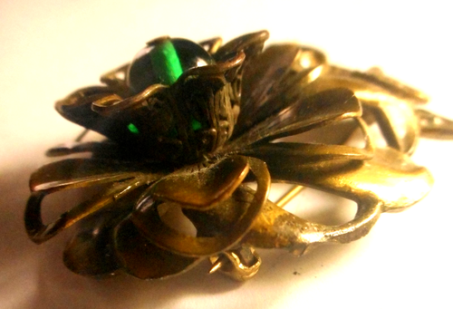 Vtg Brass Filigree White Crystal Green Glass Flower Brooch MCM 2.5" - Picture 3 of 5