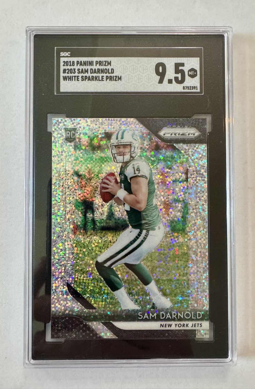 Sam Darnold 2018 Panini Prizm White Sparkle SP Rookie Card RC #203 SGC 9.5 RARE