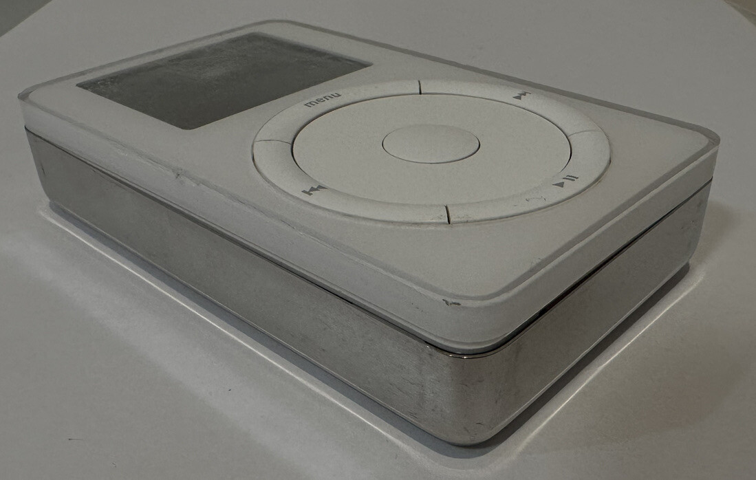 Apple iPod classic 2nd Generation | 20 GB | White | 2in