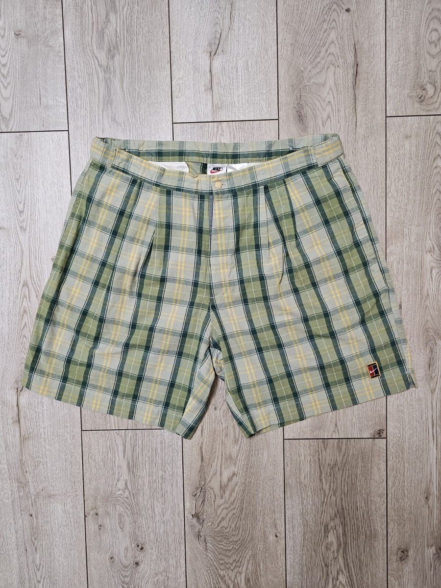 NIKE CHALLENGE COURT VINTAGE SHORTS 90s TENNIS SHORTS GREEN