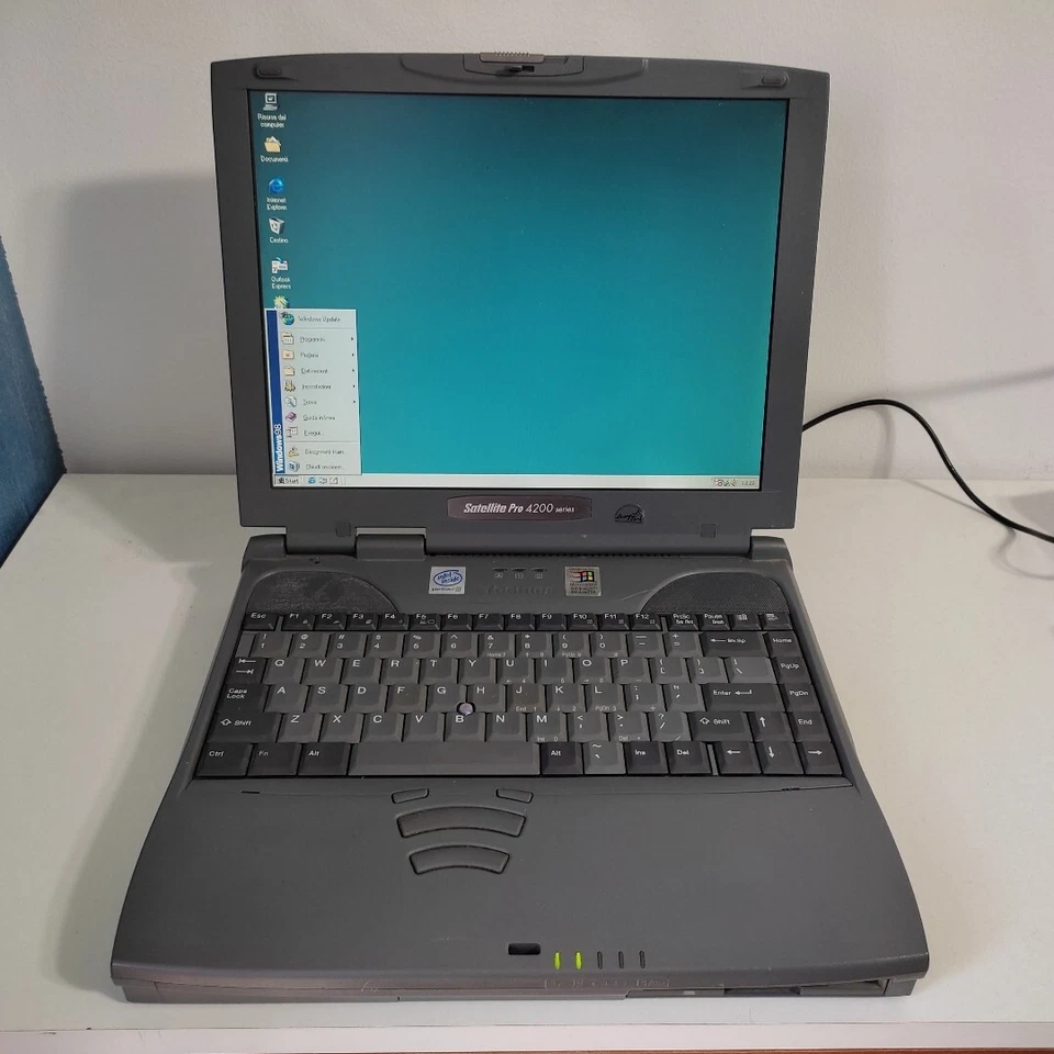 Laptop PC Notebook Toshiba Satellite 4200 Windows 98 Serial Port RS232 CD 21067 - Immagine 2 di 4