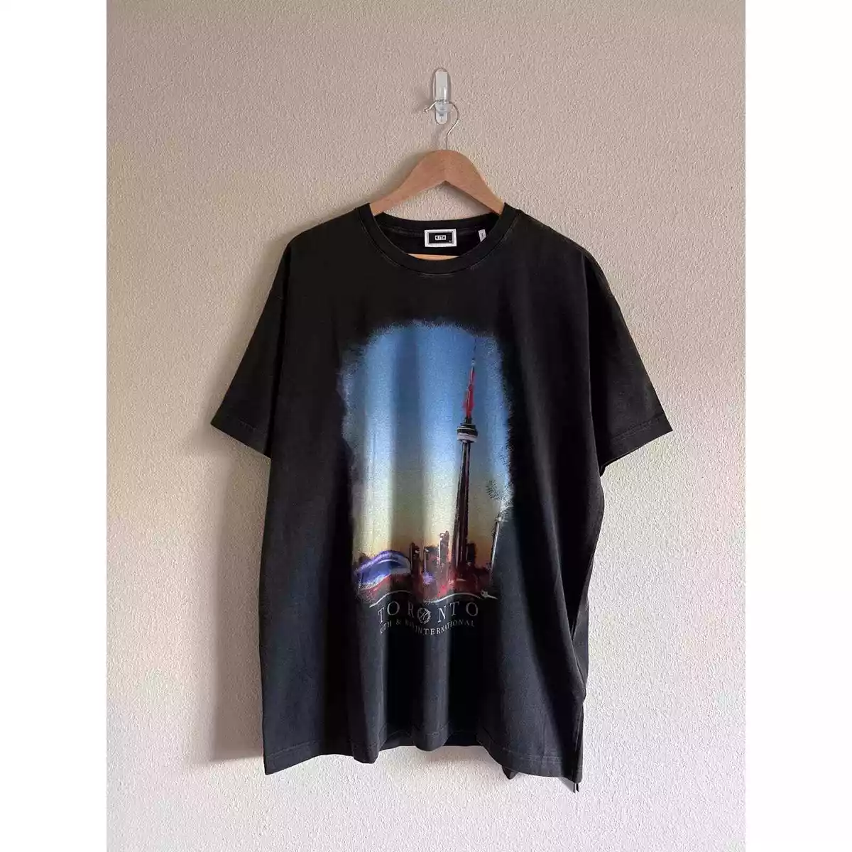 Kith Toronto Skyline Vintage Tee - Size XL - Black - Brand New | eBay