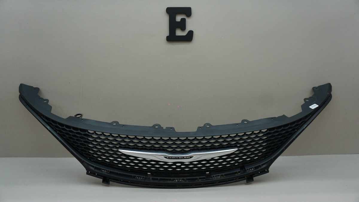 2017-2020 CHRYSLER PACIFICA FRONT UPPER MAIN GRILLE 68243485AC OEM