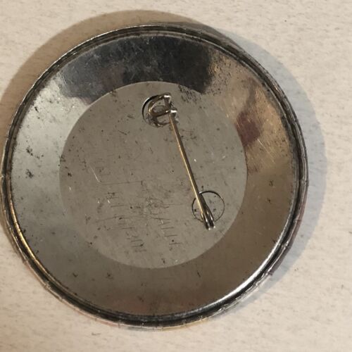 Elvis Presley Pinback Button Elvis Singing J4 - Picture 3 of 3